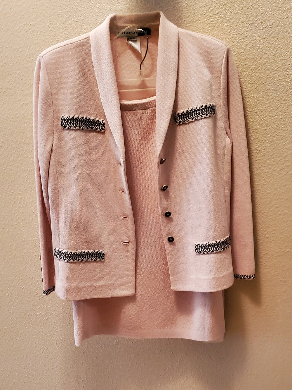 VTG.  NWT. Castleberry Women's Knit Soft Pink Jacket & Skirt. Read Description.
